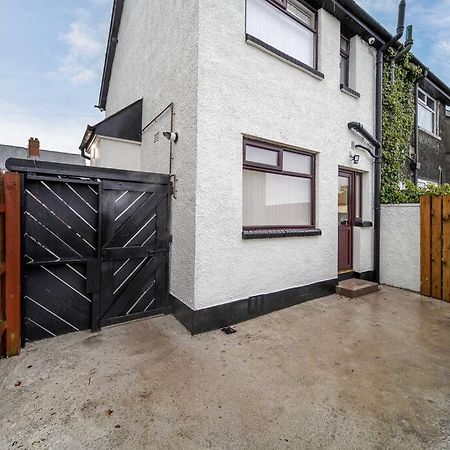 Ardoyne Lodge 'Sleeping 4 Guests' Belfast Eksteriør billede