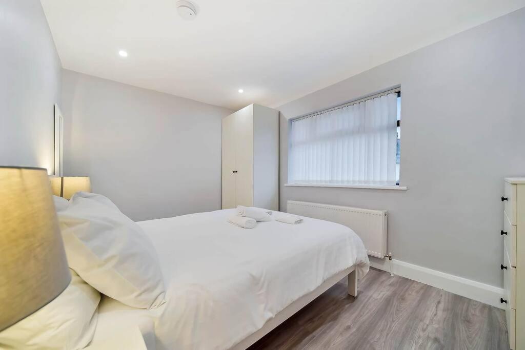 Ardoyne Lodge 'Sleeping 4 Guests' Belfast Eksteriør billede