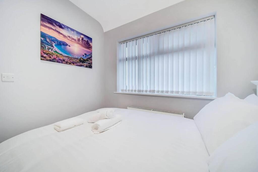 Ardoyne Lodge 'Sleeping 4 Guests' Belfast Eksteriør billede