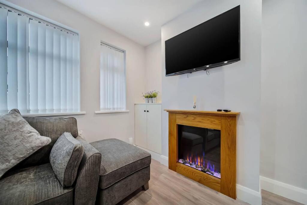 Ardoyne Lodge 'Sleeping 4 Guests' Belfast Eksteriør billede