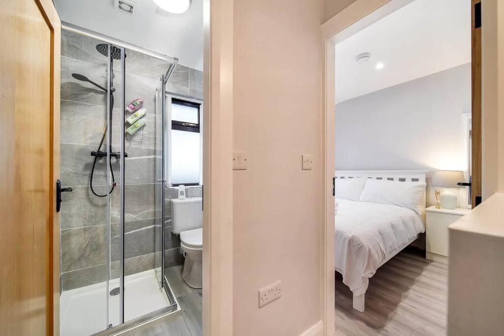 Ardoyne Lodge 'Sleeping 4 Guests' Belfast Eksteriør billede
