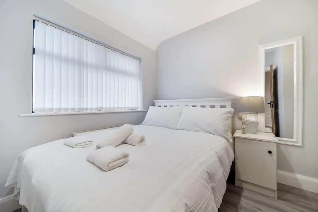 Ardoyne Lodge 'Sleeping 4 Guests' Belfast Eksteriør billede